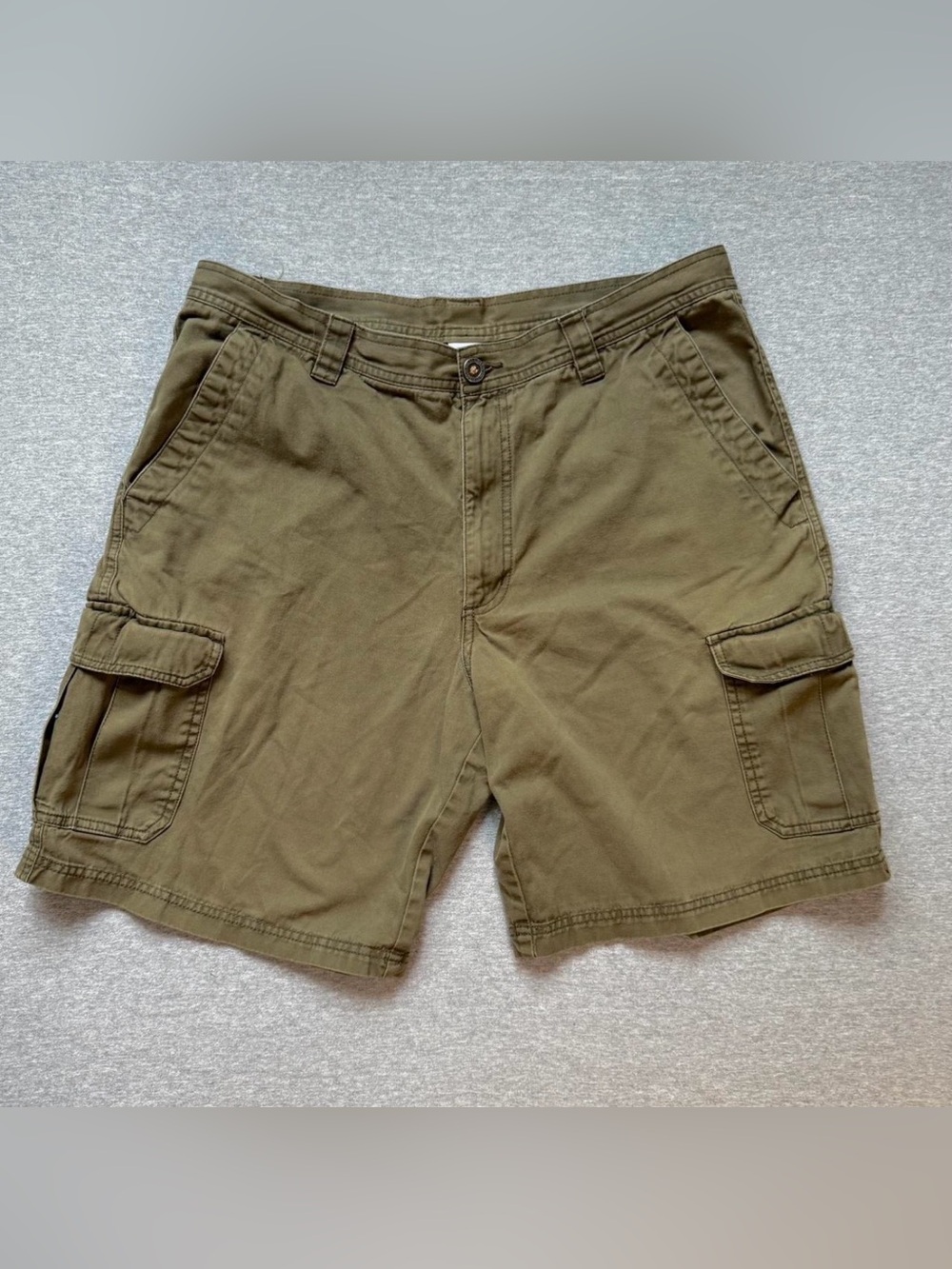 Columbia Cargo Shorts Olive Green Size 38